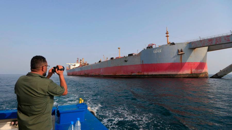 Misi pimpinan PBB untuk mulai menguras kapal tanker minyak yang tertimpa bencana di lepas pantai Yaman